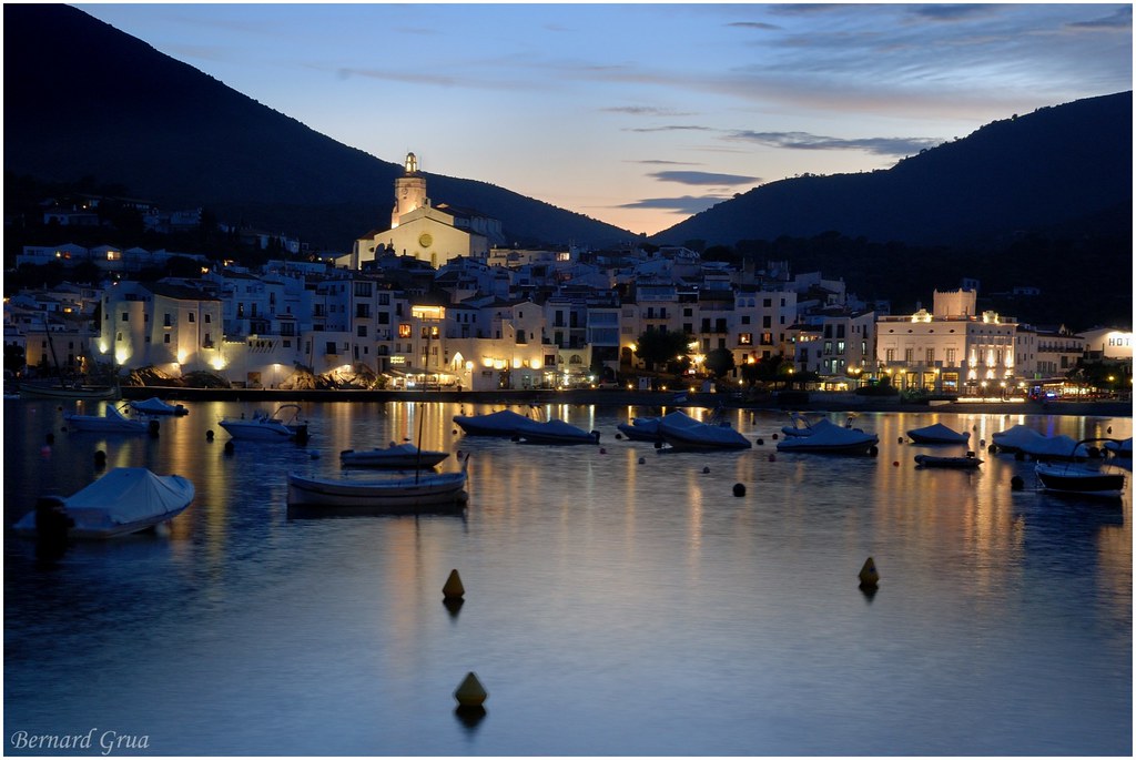 Cadaqués, sur la Costa Brava, à l’heure bleue
