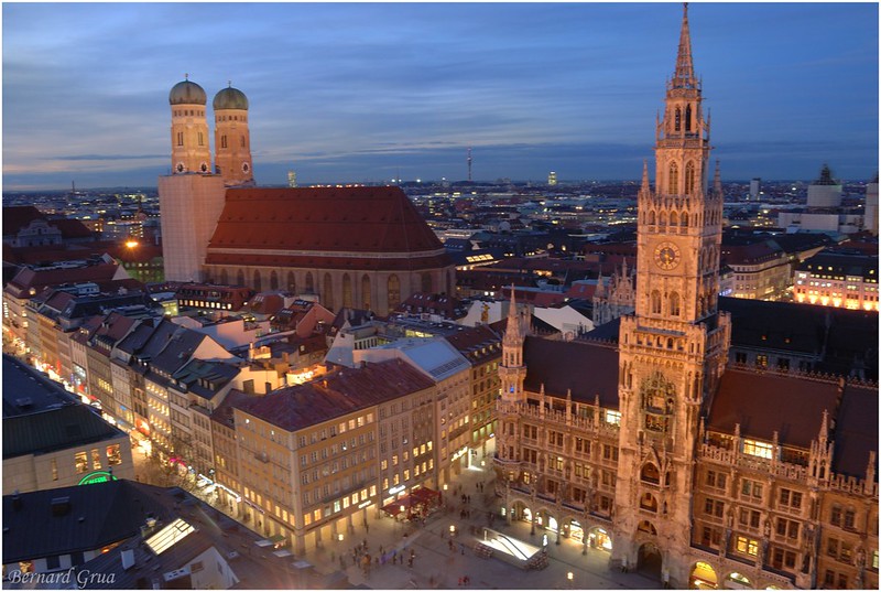 Frauenkirche et Altes Rathaus à l’heure bleue, Munich