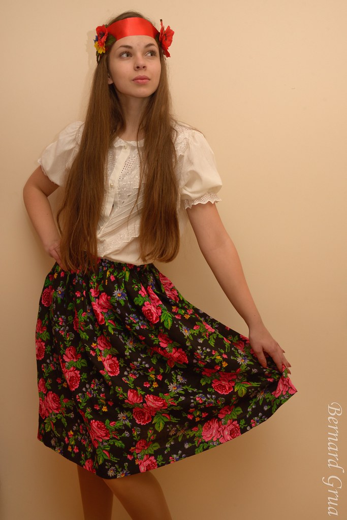 Ilona en tenue ukrainienne, Hotel Fontush d’Ivano-Frankivsk, Ukraine