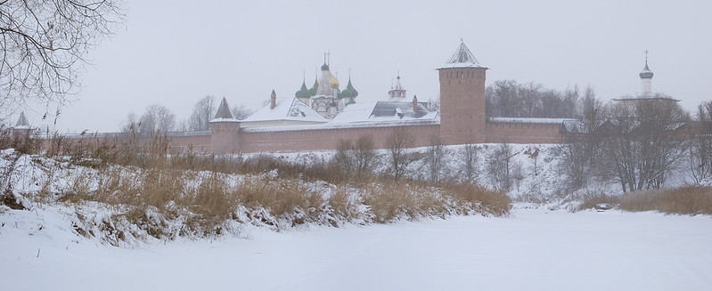 Bernard Grua, Monastère du Sauveur-Saint-Euthyme sous la neige à Souzdal, anneau d'or, Russie