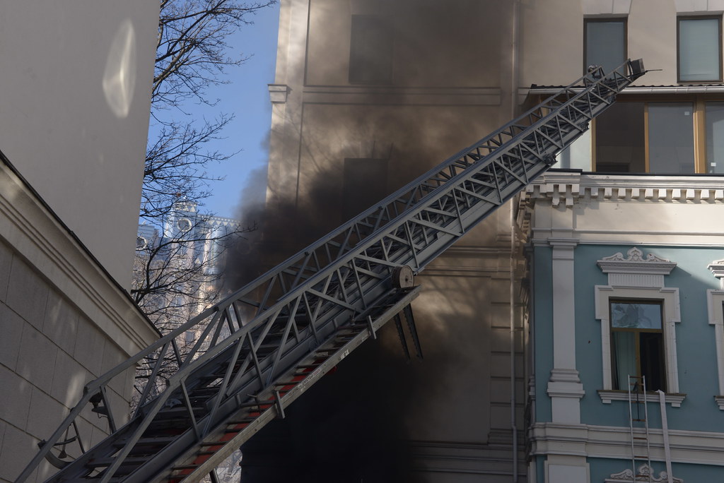 Bernard Grua, Maïdan : Rue Lyps’ka, incendie parti des régions, échelle