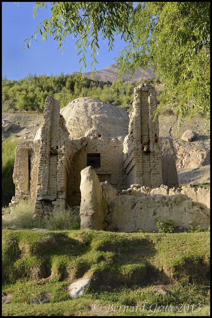 Photo de Bernard Grua : mausolée (mazar) de Khandud dans le Wakhan afghan