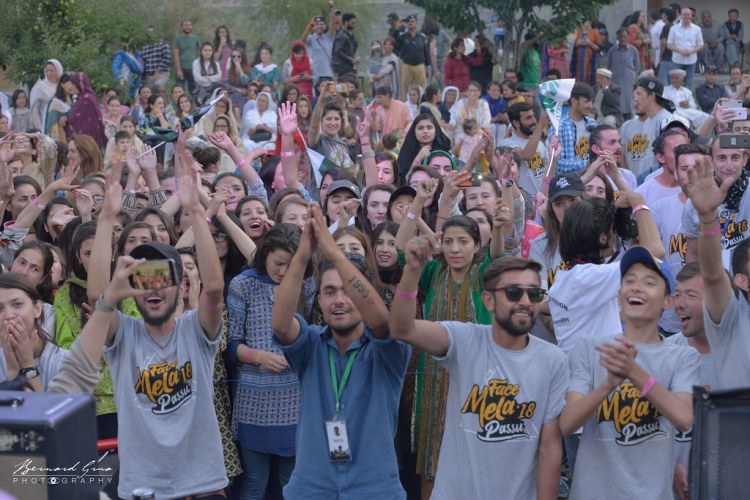 Bernard Grua, foule wakhi Pakistan