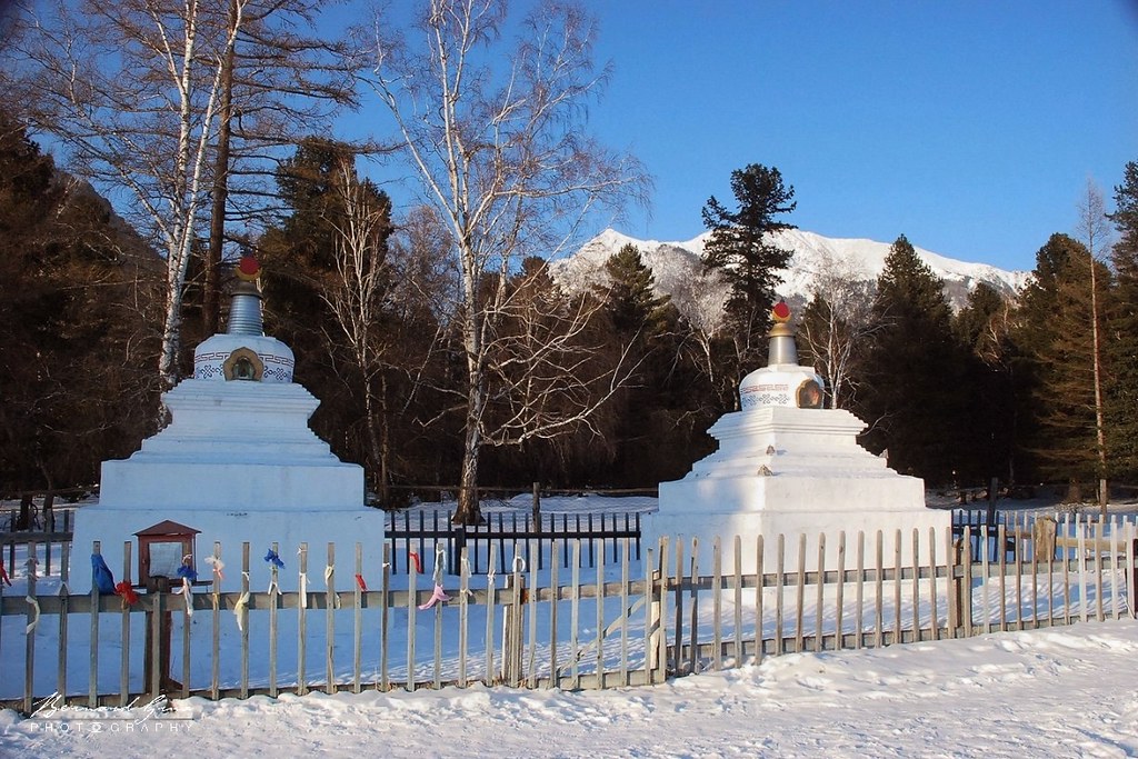 Stupas du Badkhirkharma dastan, temple bouddhiste d'Archan :copyright: Bernard Grua