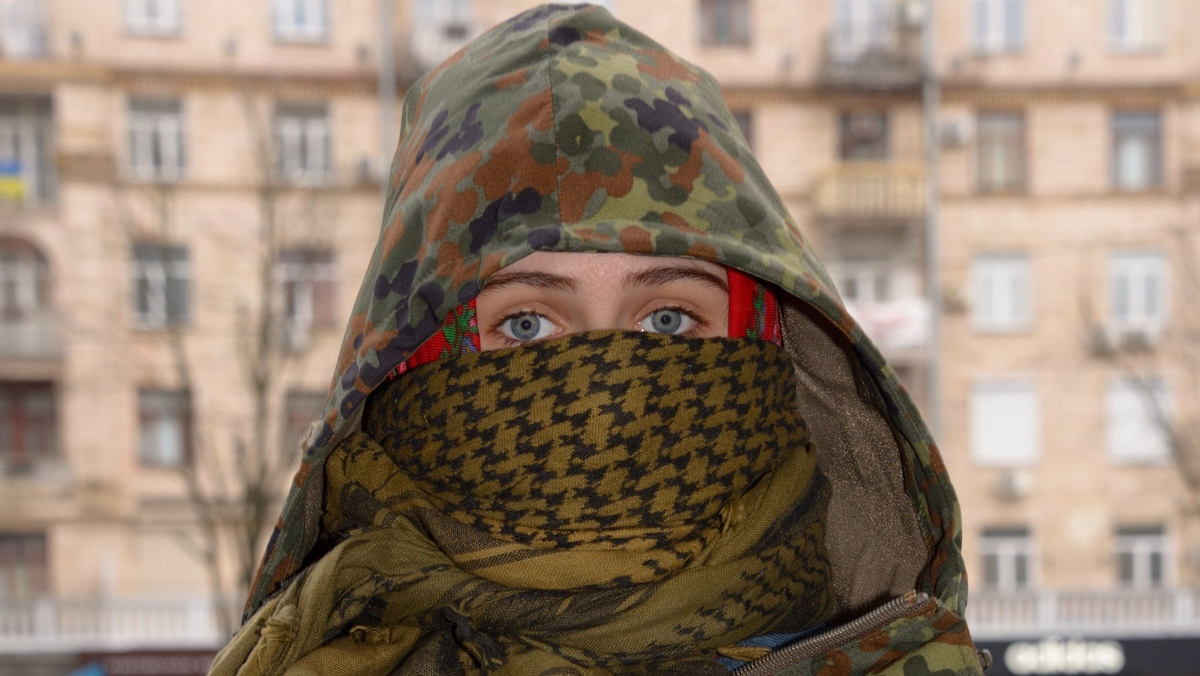Bernard Grua : Maïdan, la jeune fille au foulard rouge