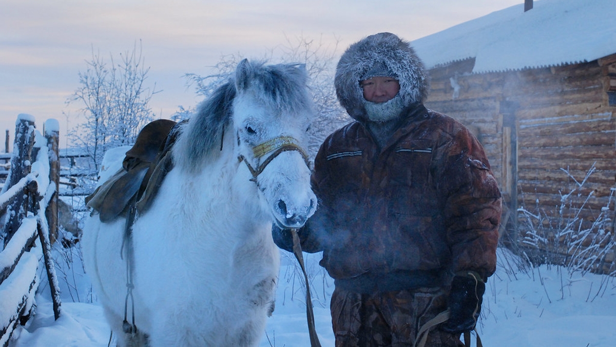 Gricha et son cheval couverts de givre par -50 ⁰C, Tomtor, Iakoutie, Sibérie